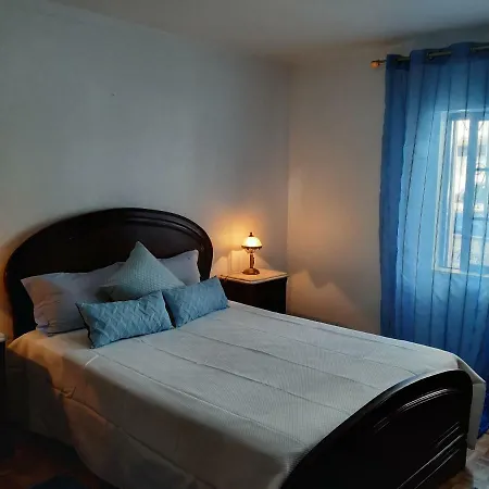 Apartamento Com Garagem E Vista De Mar *